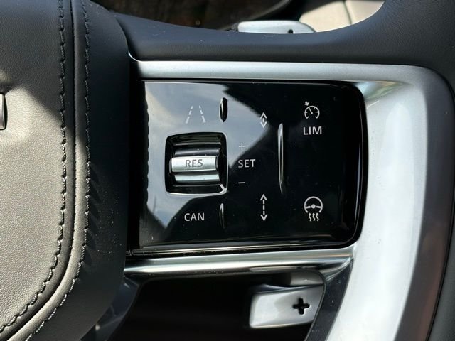New 2026 Eiger Grey Land Rover SE image 18