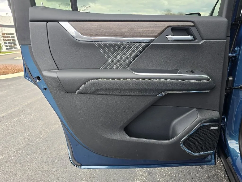 2026 GMC Acadia Denali - Photo 25