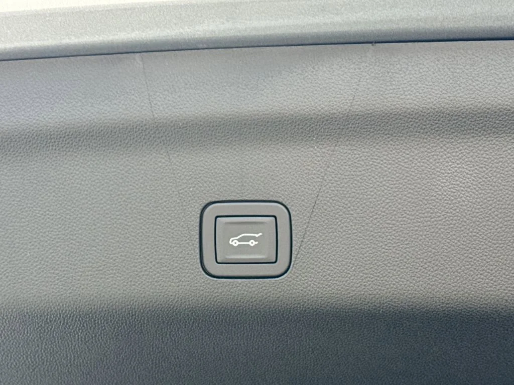 2026 GMC Yukon XL Denali Ultimate - Photo 36