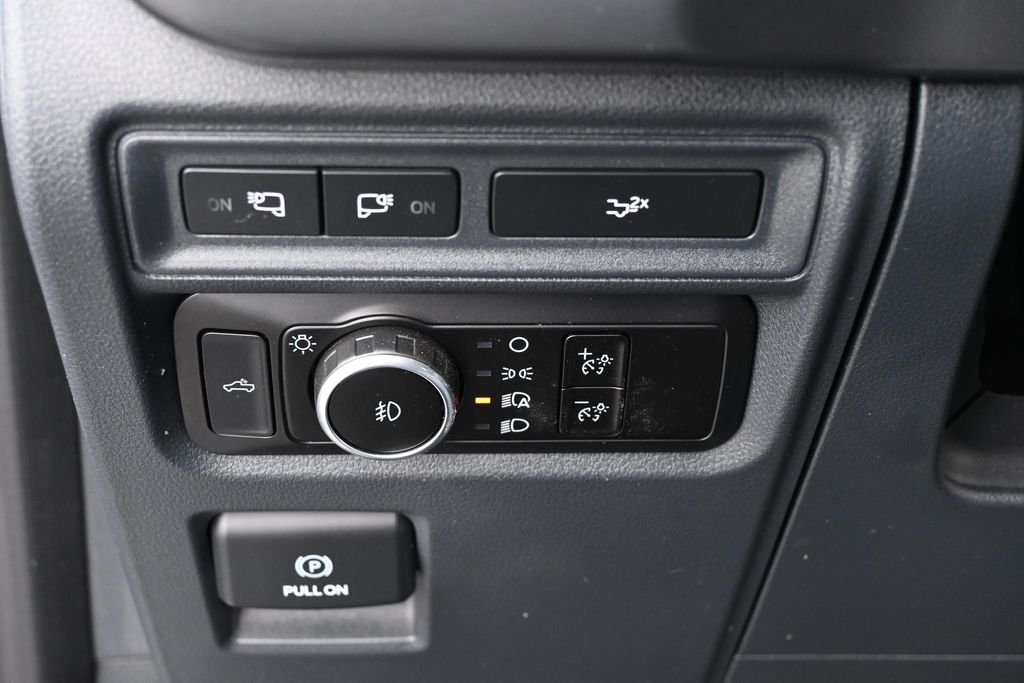 Used 2024 Silver Ford XLT image 34