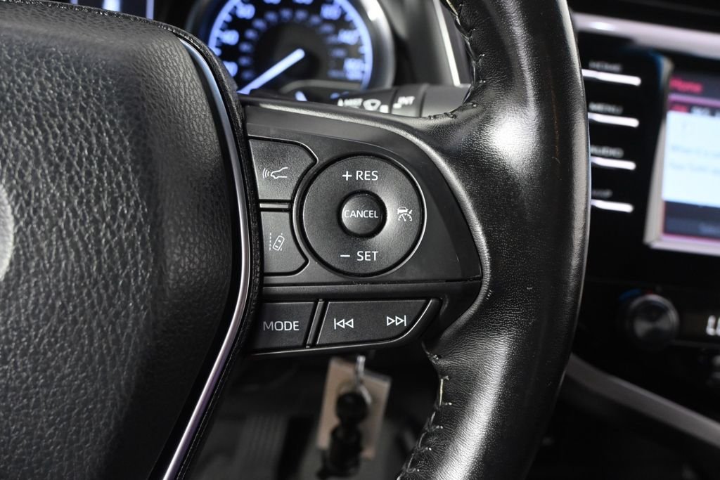 Used 2019 Midnight Black Metallic Toyota SE image 34