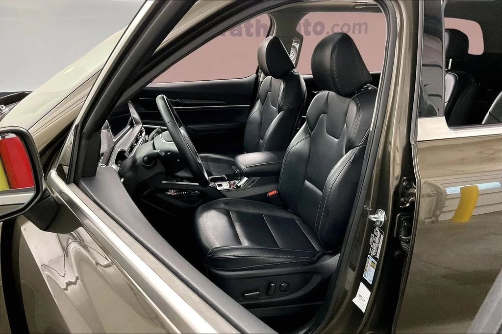 Certified Used 2025 Green Kia S image 29