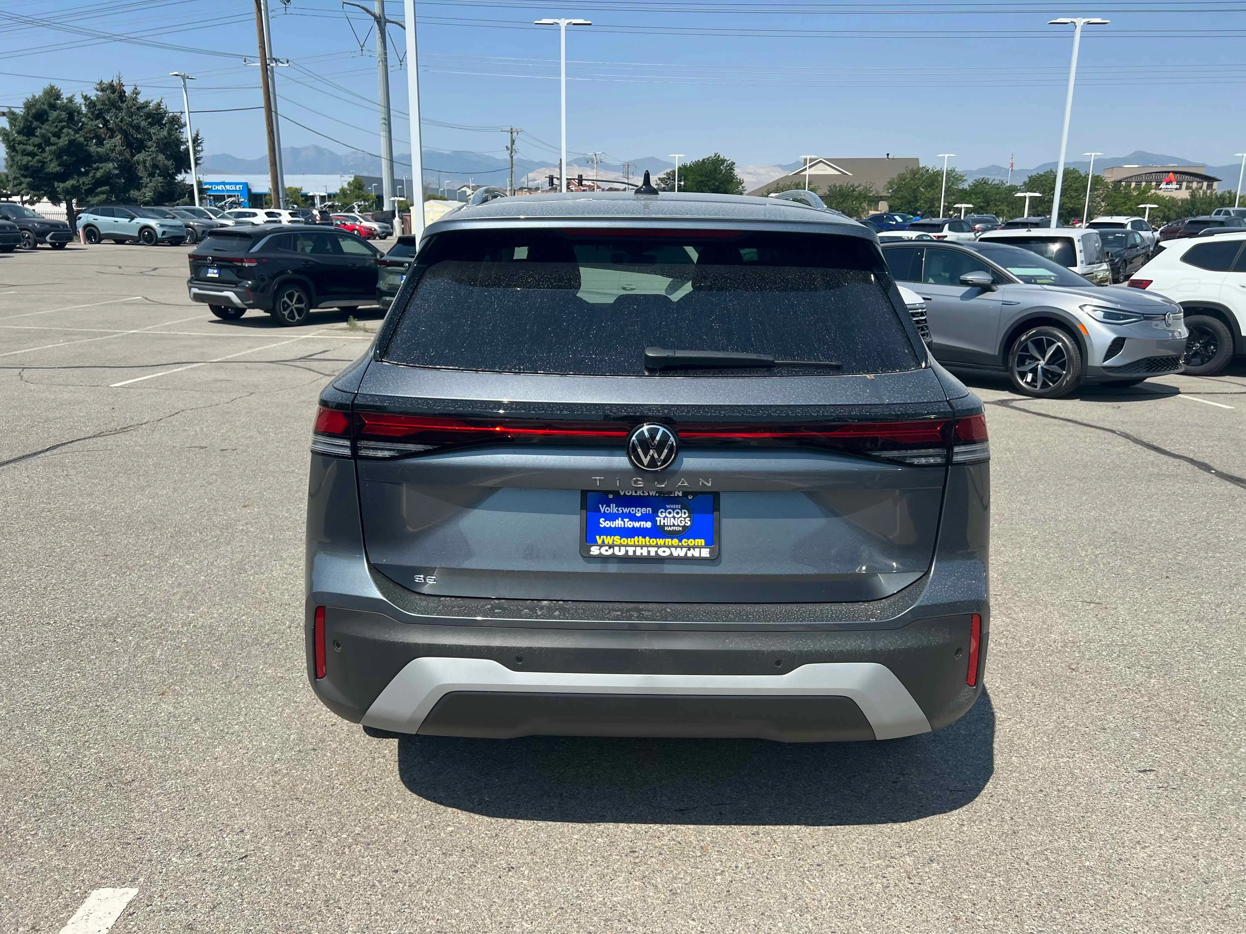 New 2025 Platinum Gray Volkswagen SE image 12