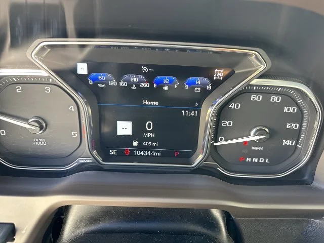 Used 2022 White GMC Denali image 19