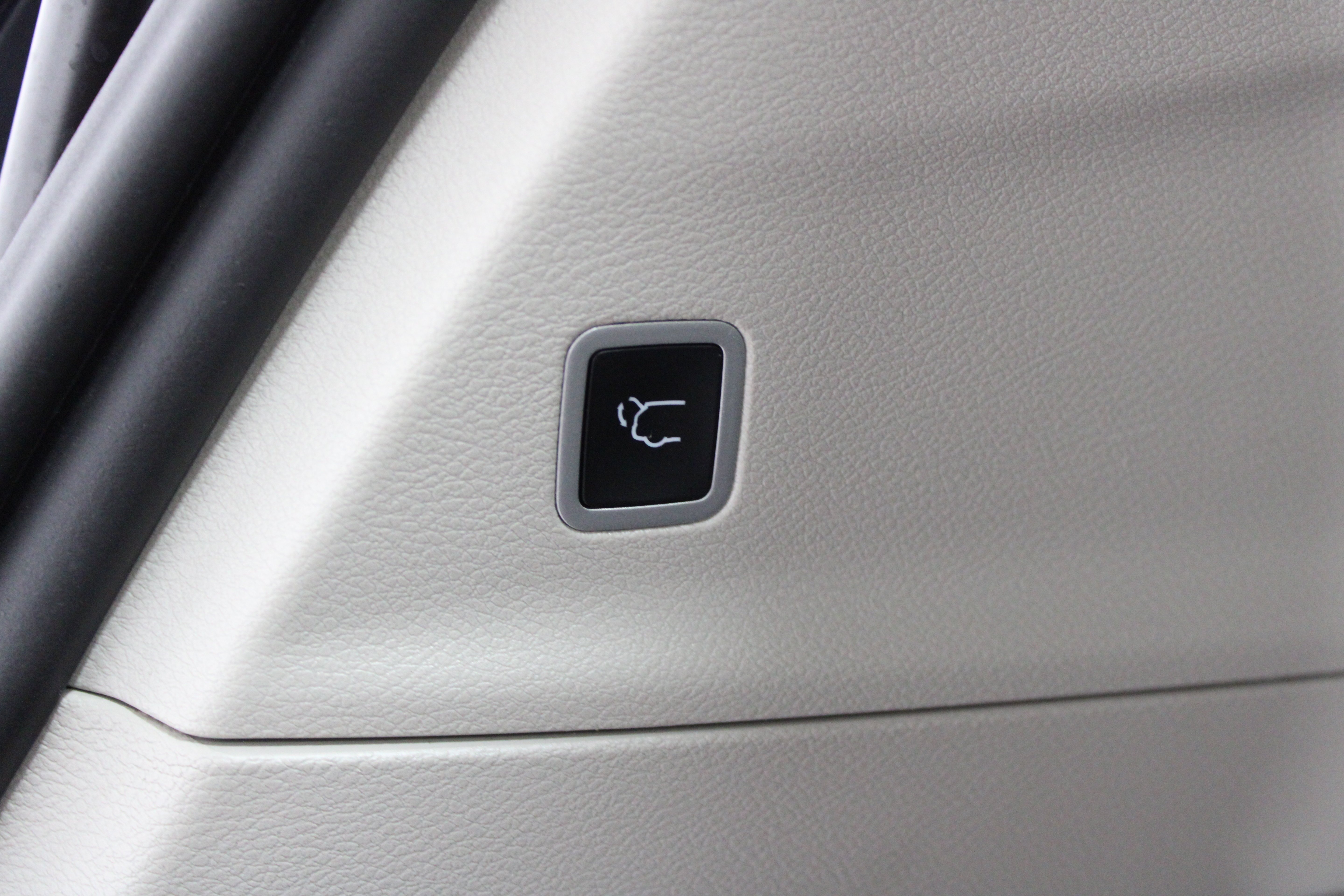 Used 2024 Bright White Clearcoat Chrysler Touring L image 23