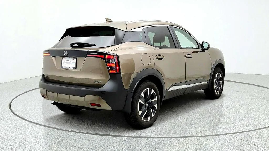 Used 2025 Canyon Bronze Metallic Nissan SV AWD image 5