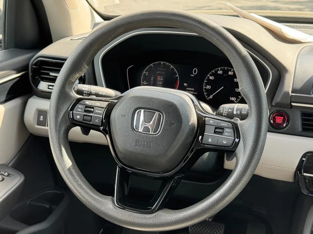 Used 2023 Black Honda LX image 14