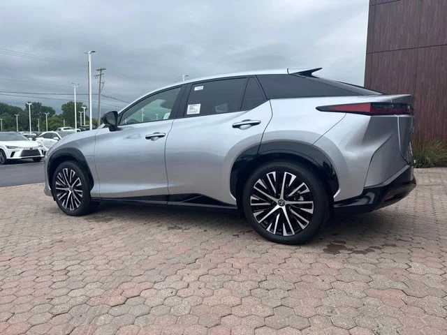 New 2026 Iridium Lexus 450e Premium image 11