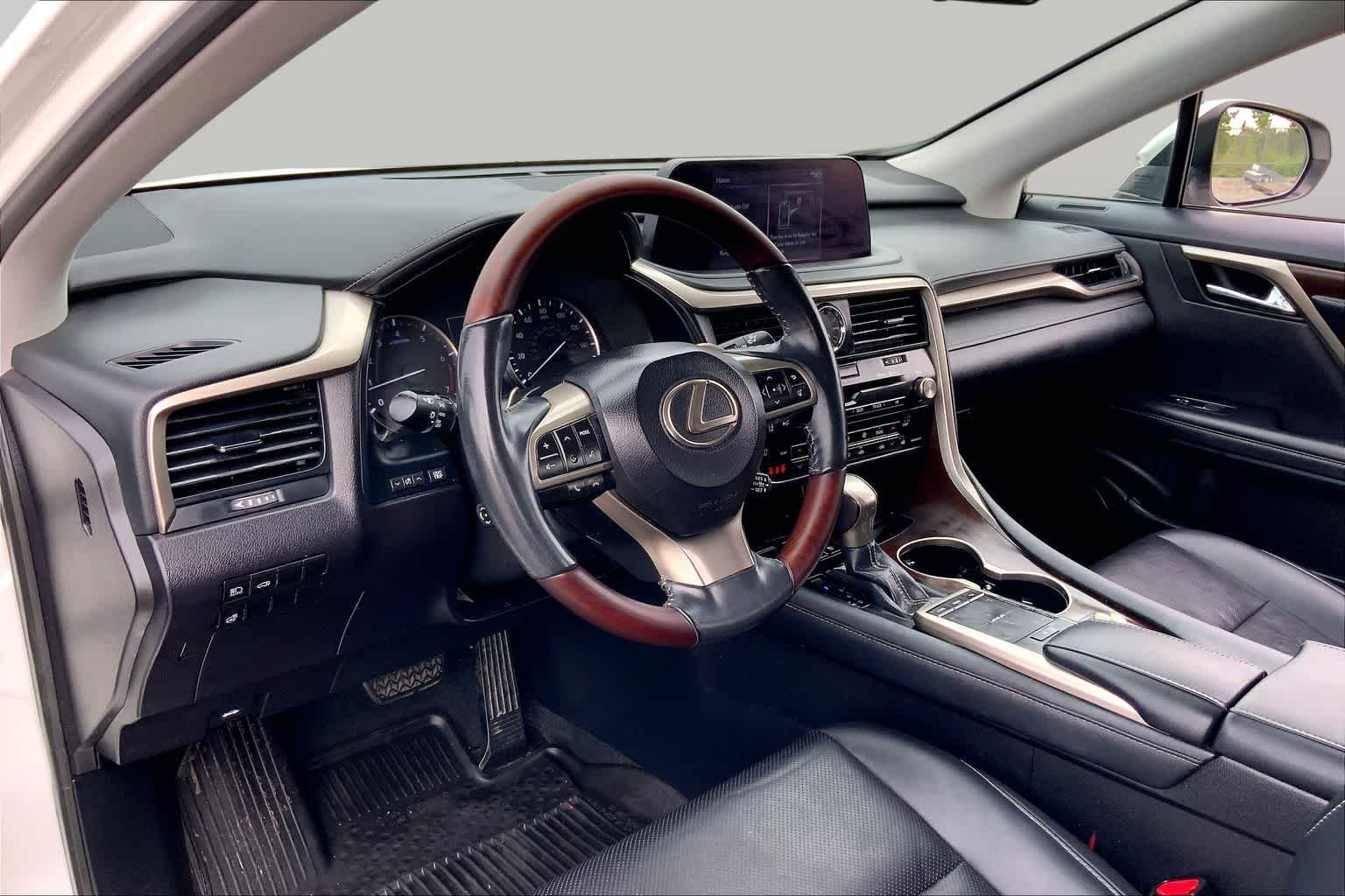 Used 2022 Eminent White Pearl Lexus  image 17