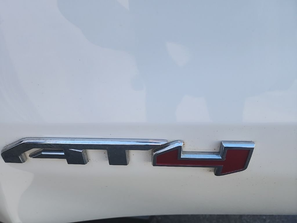 Used 2021 White GMC AT4 image 12