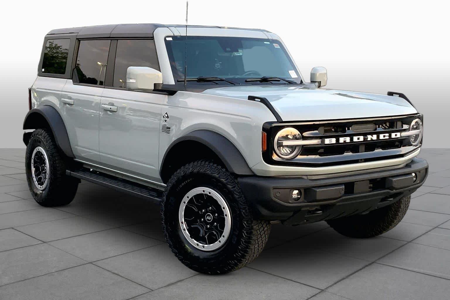 Used 2022 Cactus Gray Ford Outer Banks image 3