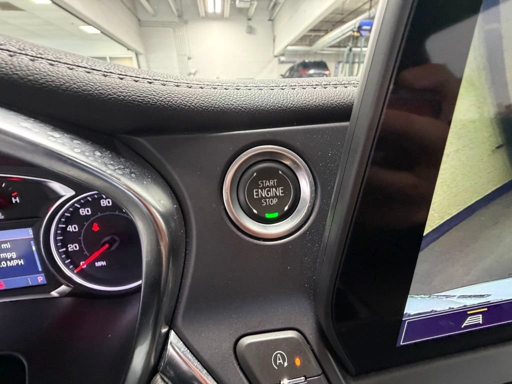 Used 2025 Summit White Chevrolet 2LT image 24