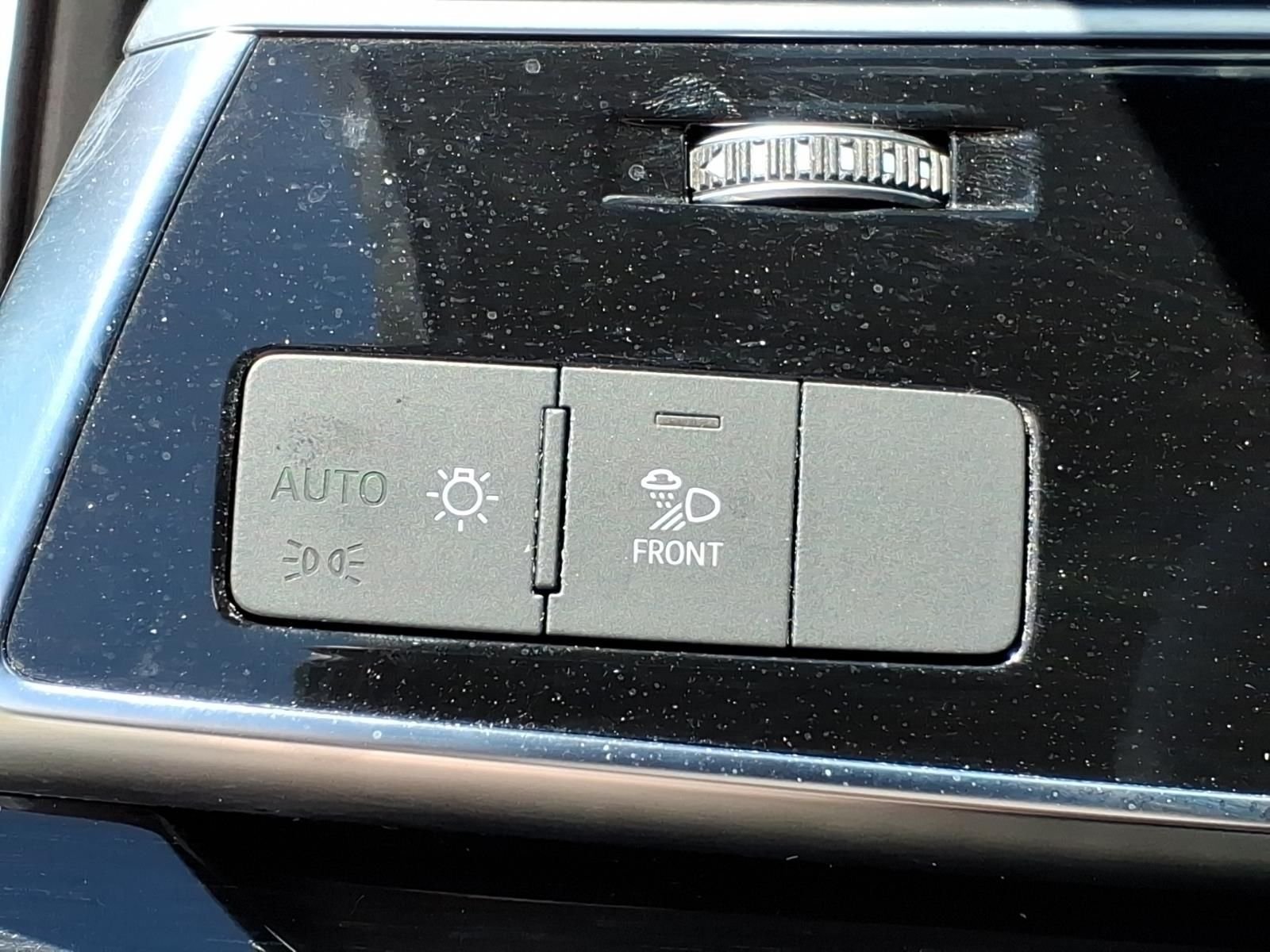 Used 2023 White Audi  image 17