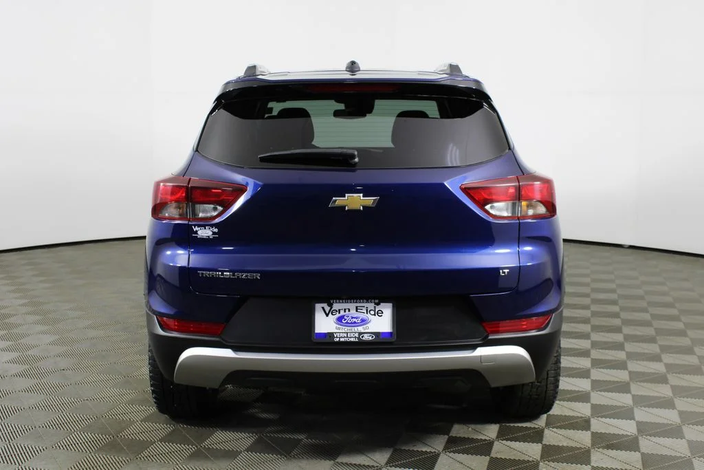 Used 2022 Blue Glow Metallic Chevrolet LT image 6