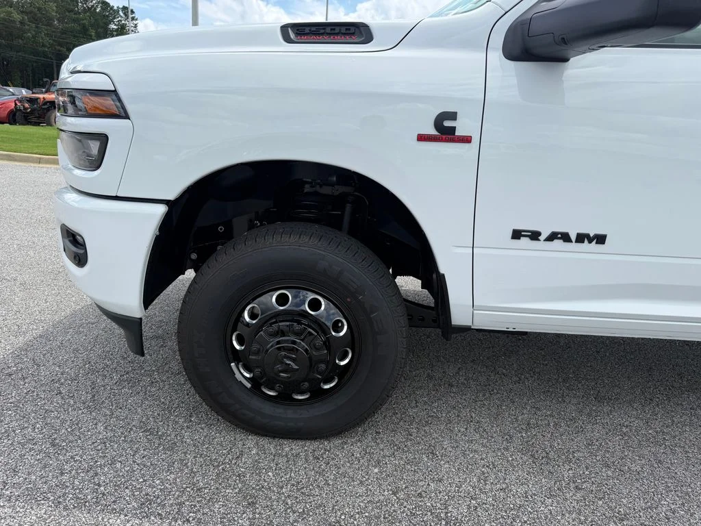 New 2026 Bright White Clear-Coat Exterior Paint RAM Big Horn image 28