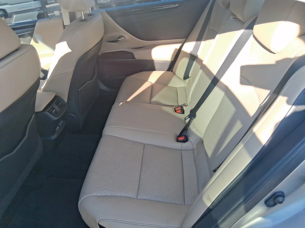 Used 2021 Silver Lexus 350 image 16
