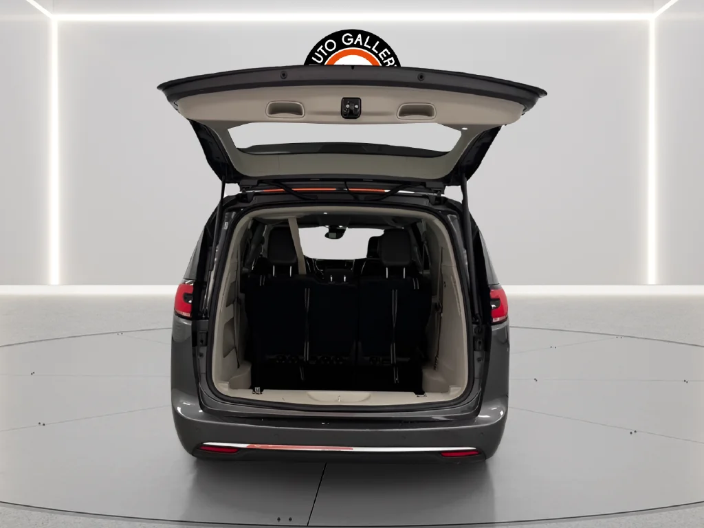 Used 2022 Gray Chrysler Touring L image 26