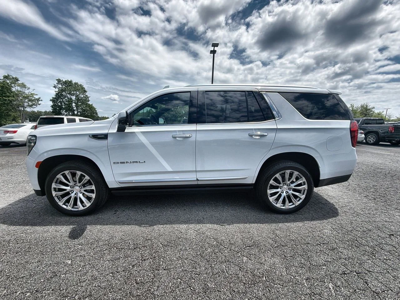Used 2023 Summit White GMC Denali image 5