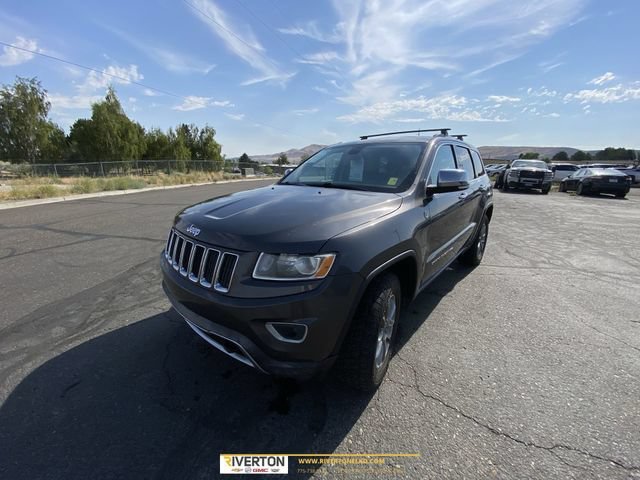 Used 2015 Gray Jeep Limited image 1