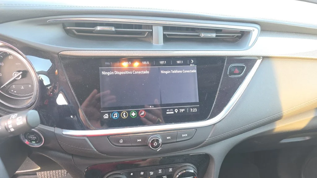 Used 2022 Gray Buick Select image 16