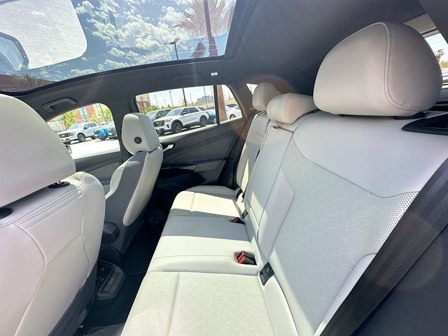 Used 2022  Volkswagen Pro S image 26