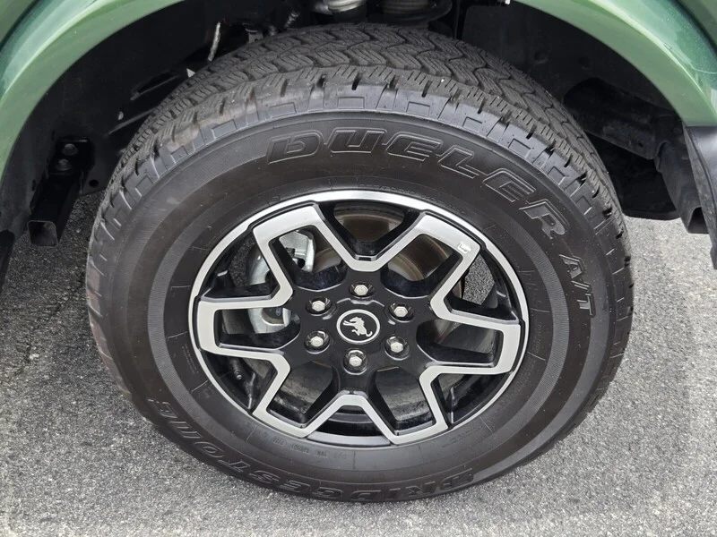 Used 2025 Green Metallic FORD OUTER BANKS 4 DOOR 4X4 image 21