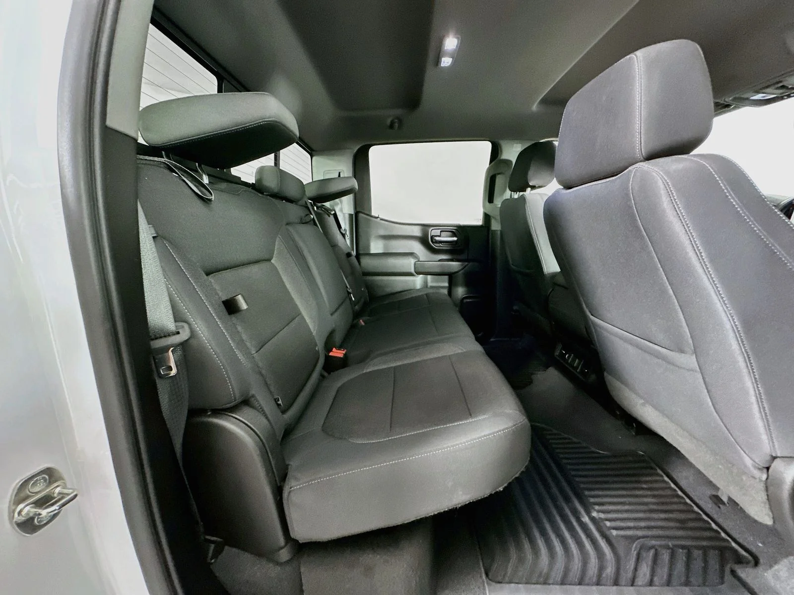 Used 2019 Summit White Chevrolet LT image 28