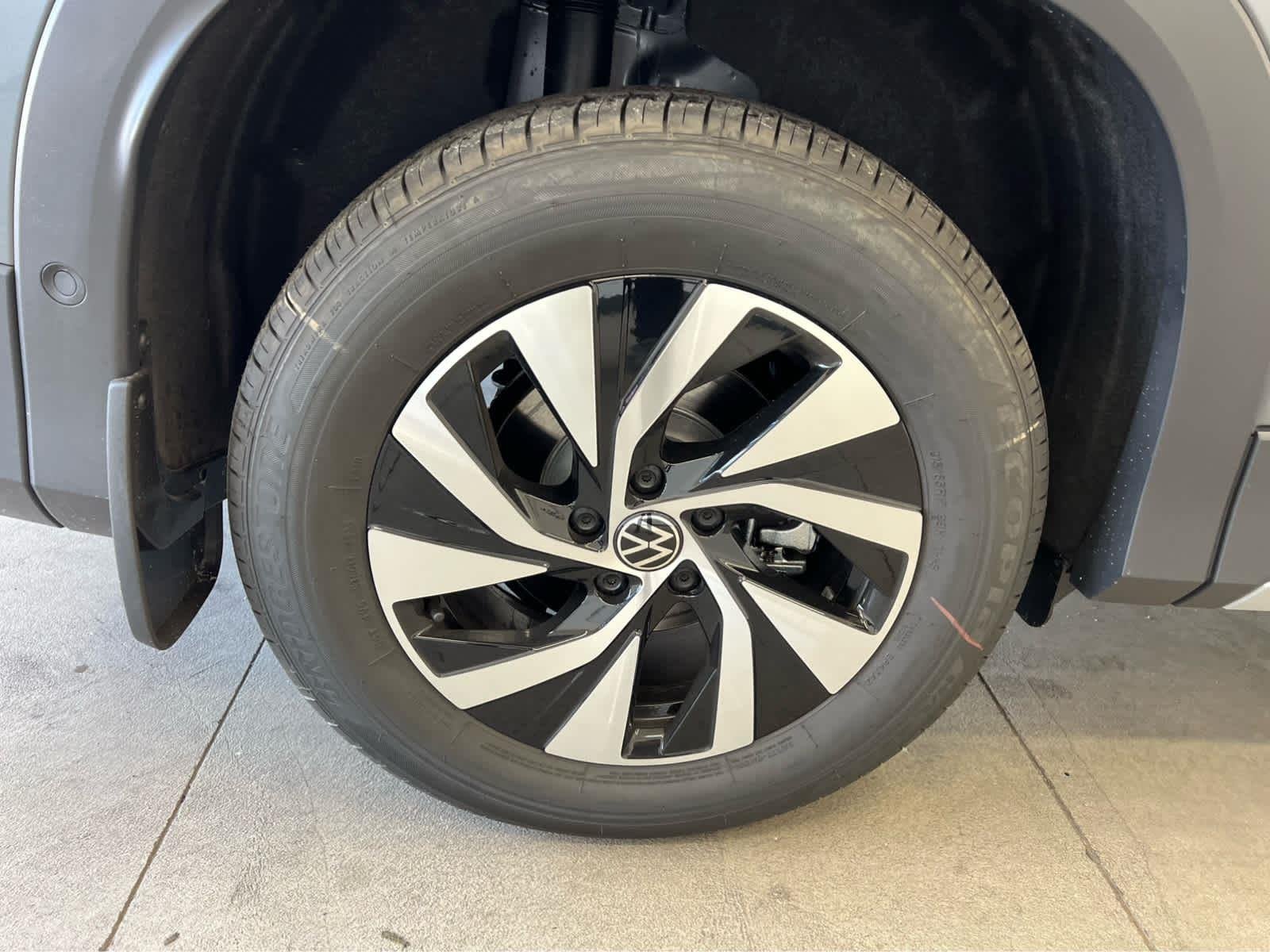 2026 Volkswagen Tiguan S - Photo 8