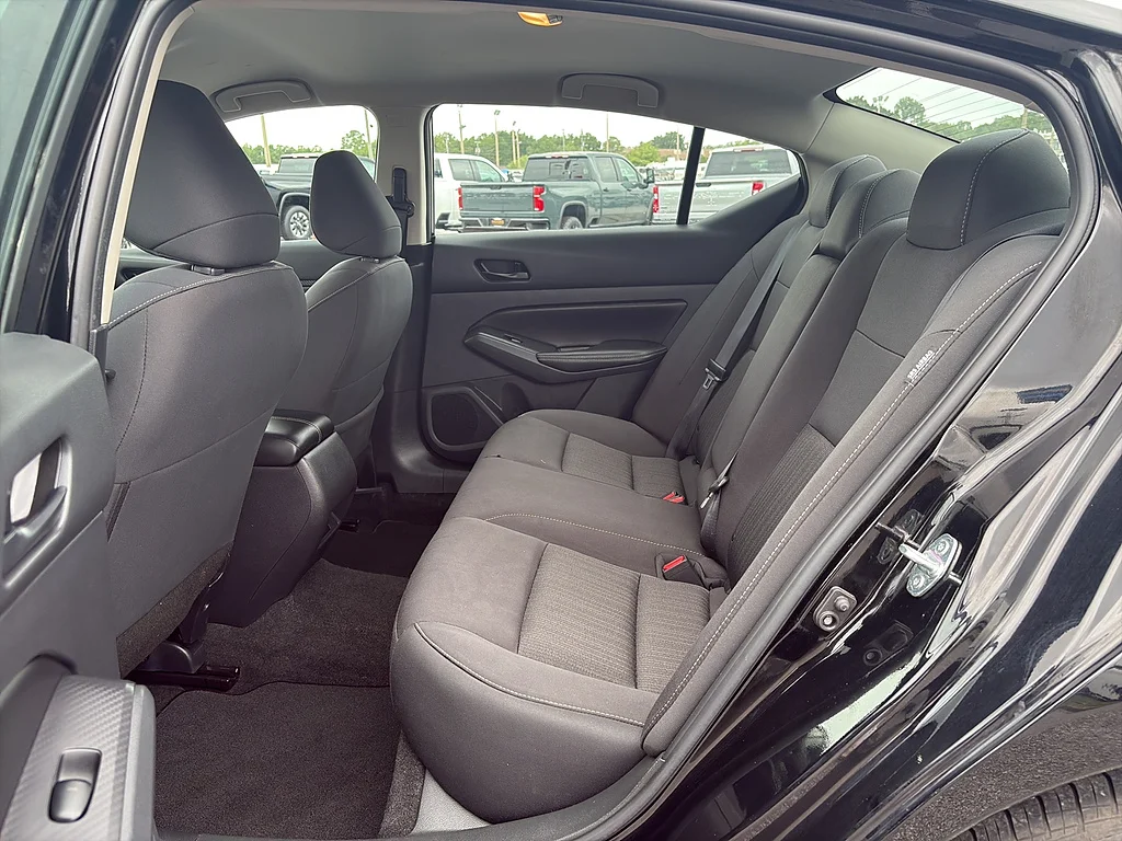 Used 2025 Super Black Nissan  image 17