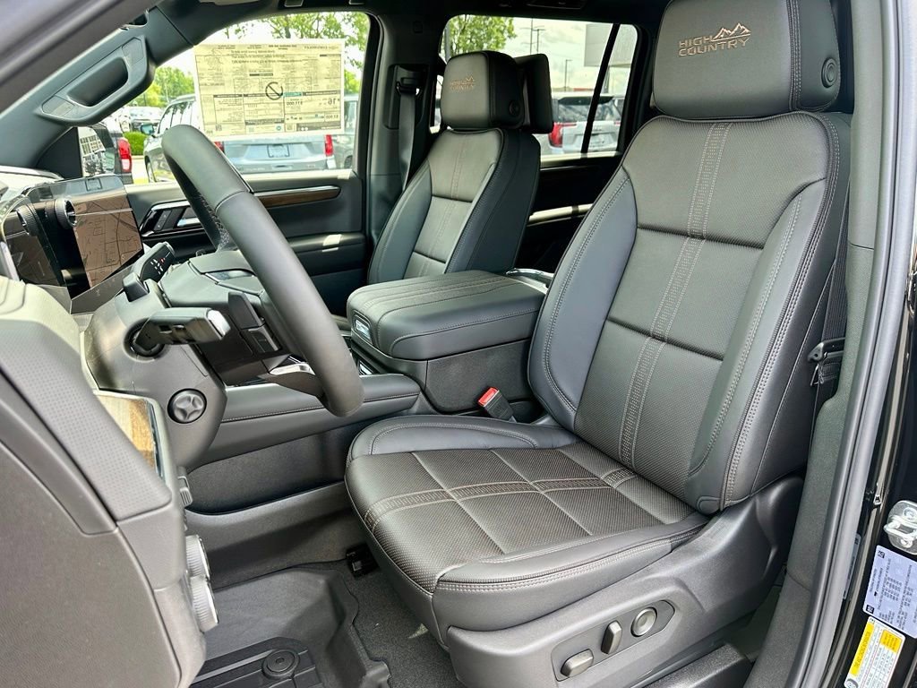2026 Chevrolet Suburban High Country - Photo 14