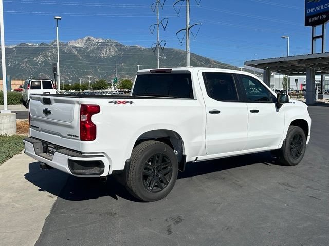 New 2026 Summit White Chevrolet Custom image 7
