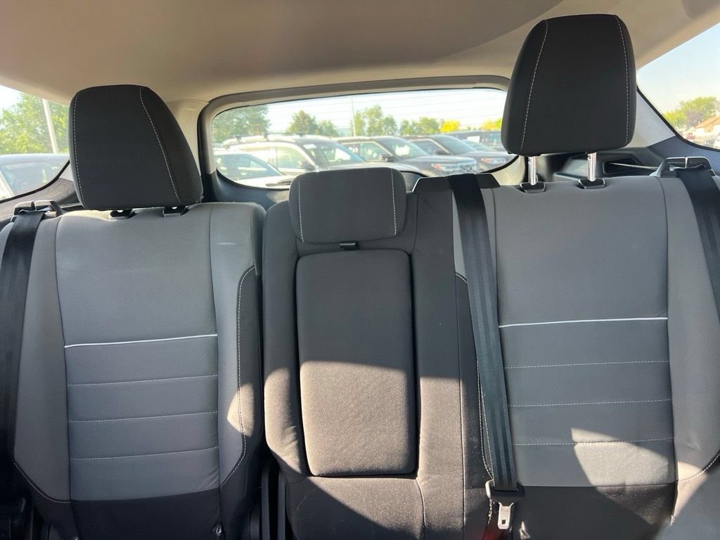 Used 2015 Magnetic Ford SE image 25