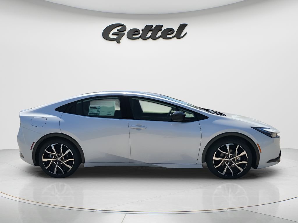 New 2026 Wind Chill Pearl <sup>1</sup> Toyota  XSE image 4