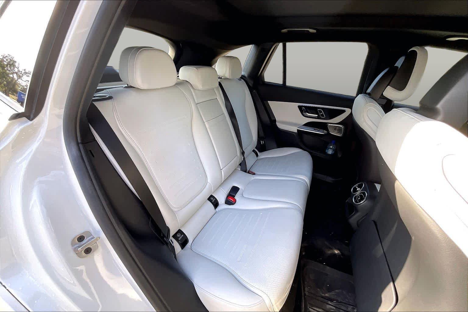 Used 2023 Polar White Mercedes-Benz GLC 300 image 19