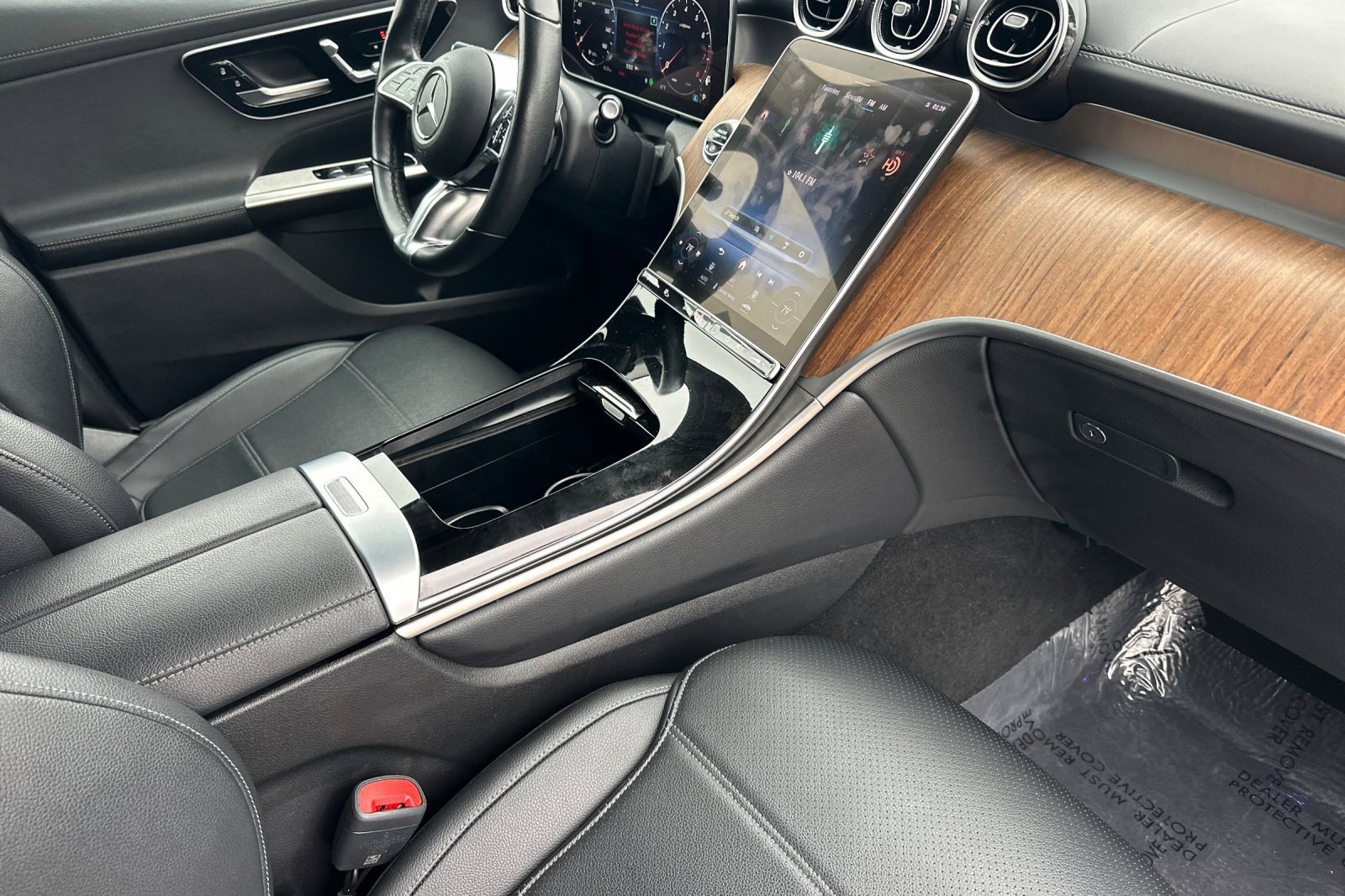 2024 Mercedes-Benz GLC GLC300 - Photo 17
