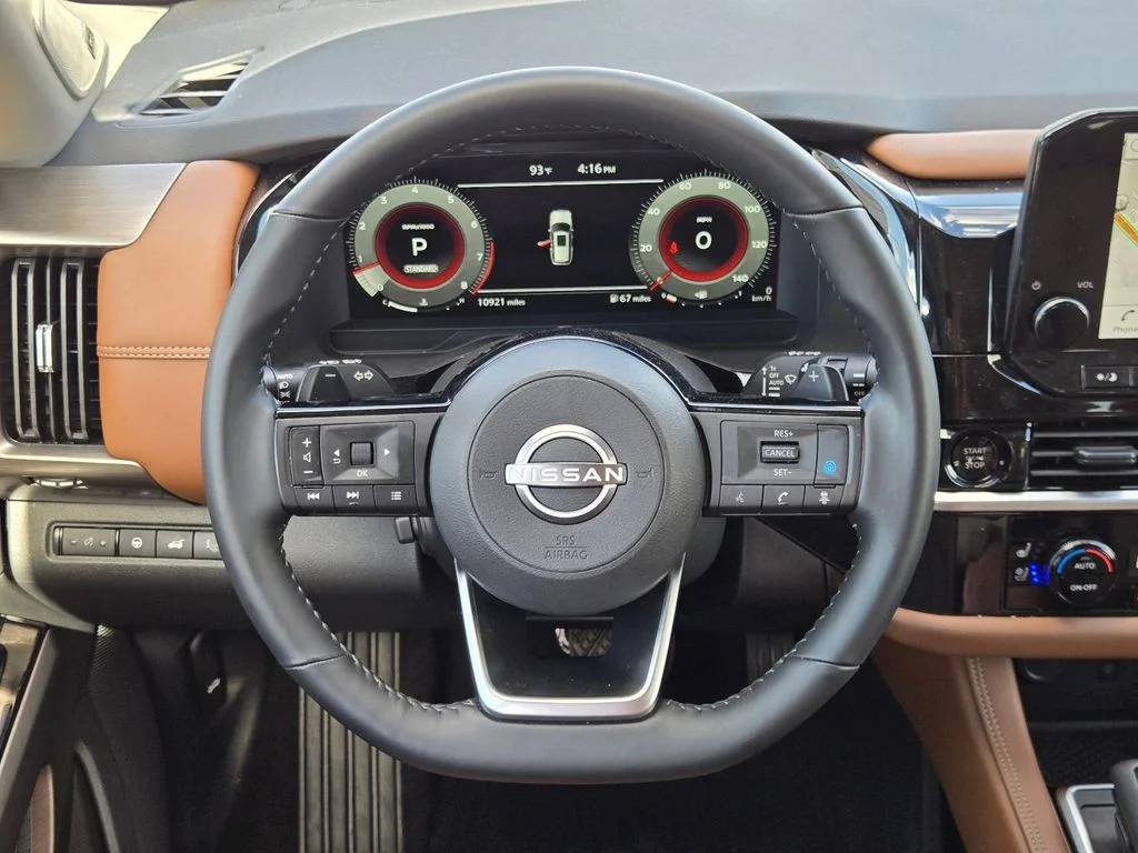 Used 2025 White Nissan Platinum image 20