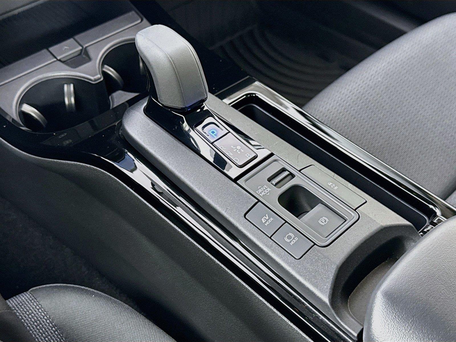 Used 2025 Wind Chill Pearl Toyota LE image 24
