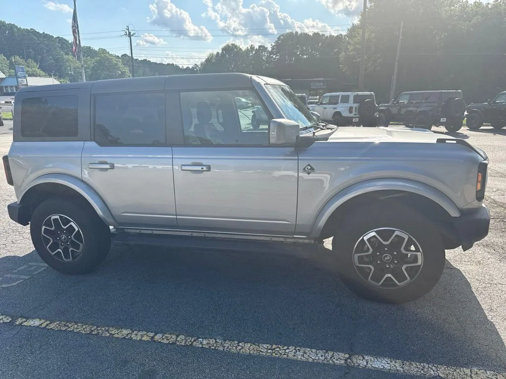 Used 2023 Silver Ford Outer Banks image 2