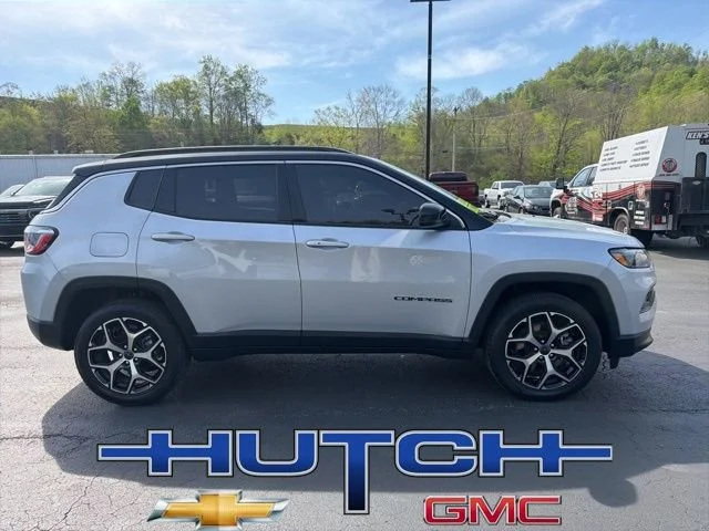 Used 2025 Silver Jeep Limited 4x4 image 7