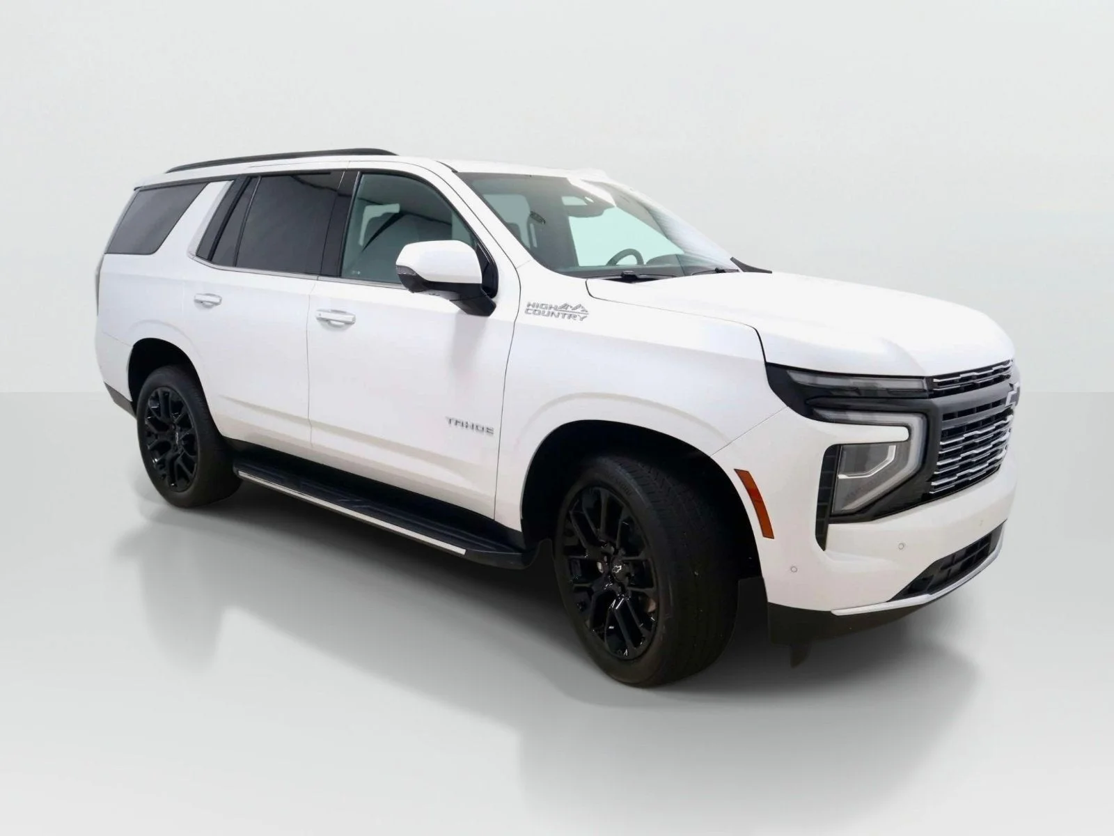 Used 2025 Iridescent Pearl Tricoat Chevrolet High Country image 6