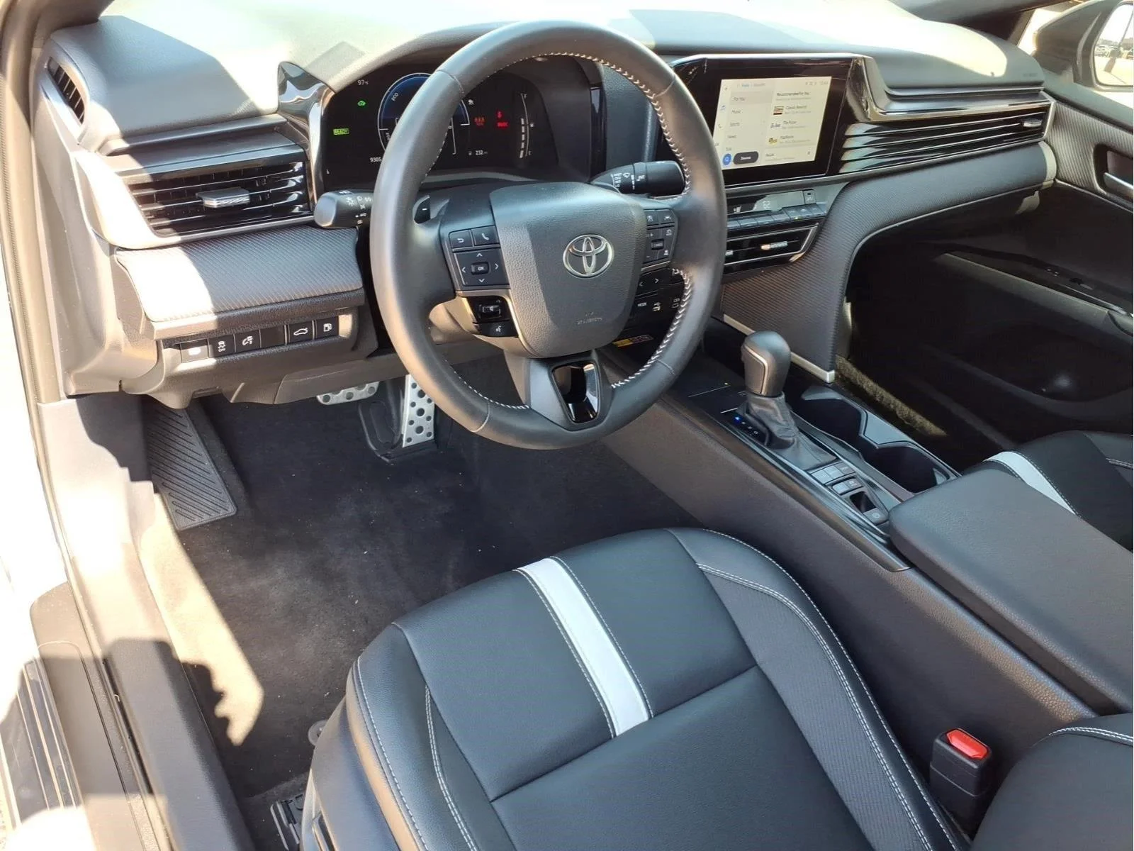 Used 2026 Underground Toyota SE image 16