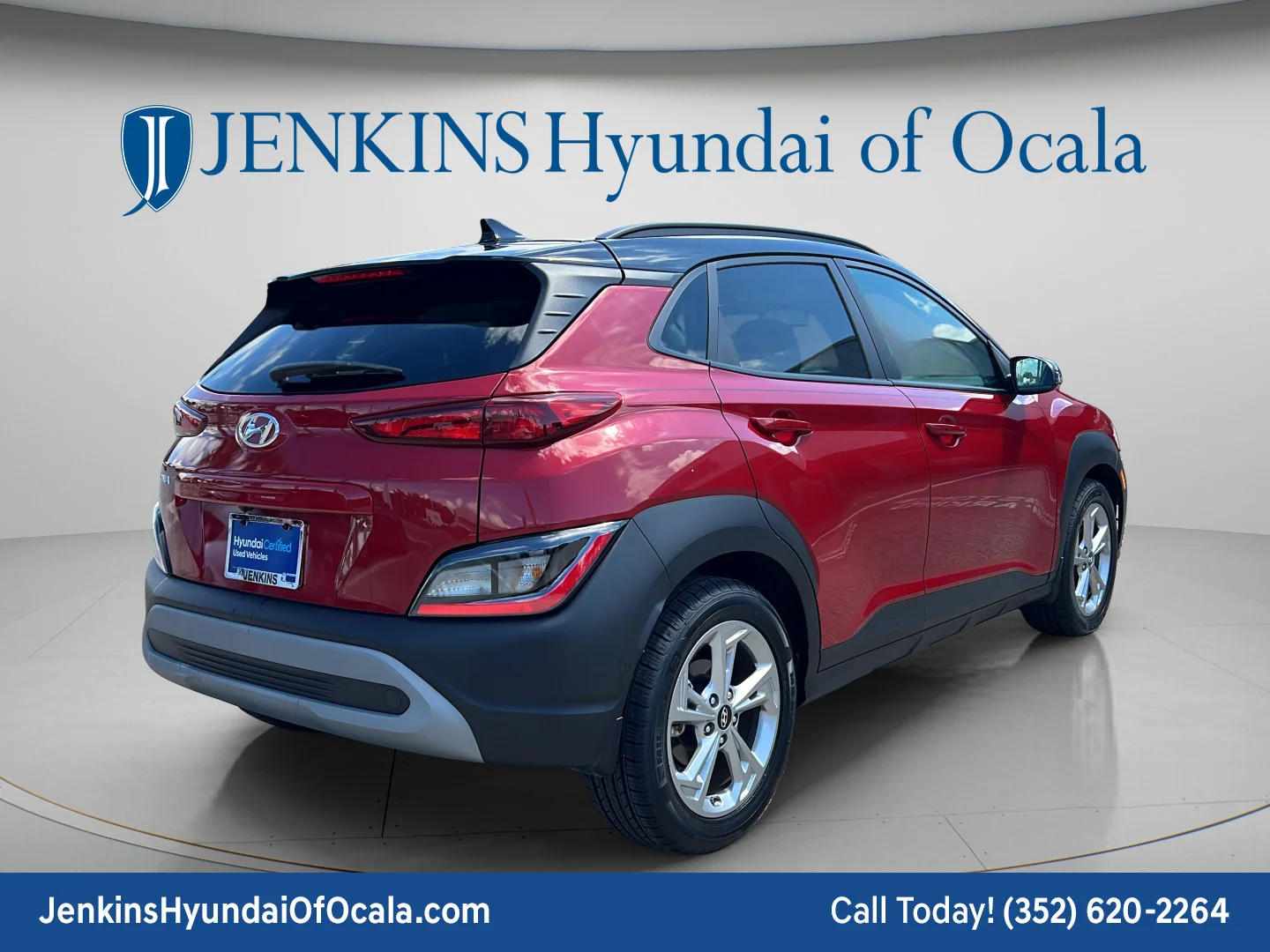 Used 2023 Pulse Red w/Black Roof Hyundai SEL image 3