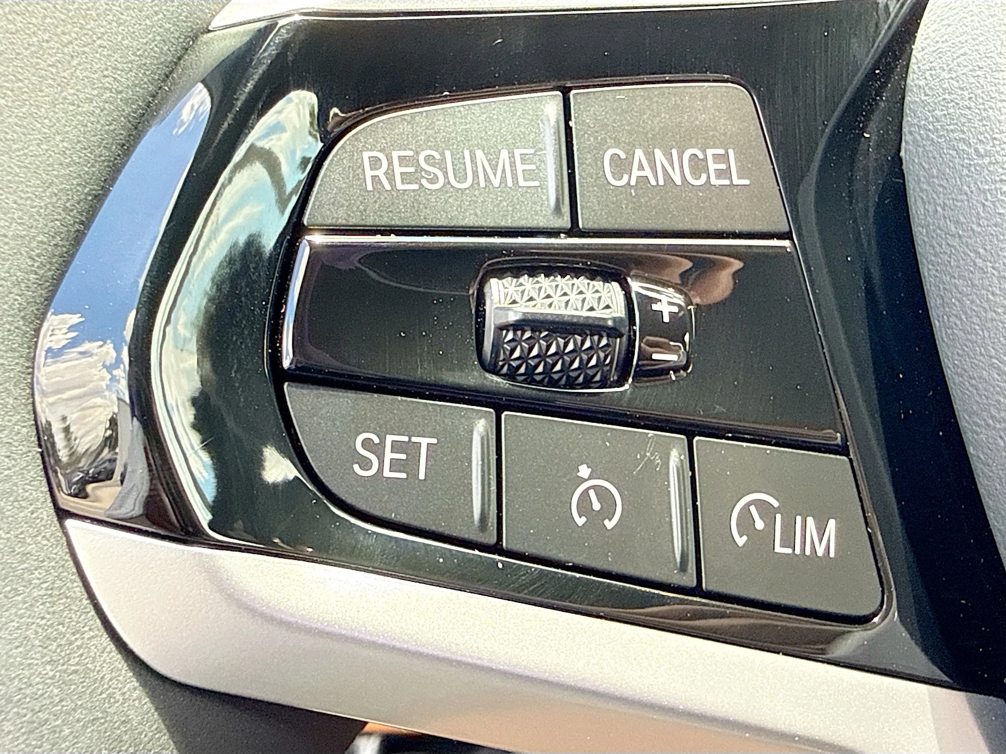 New 2026 Skyscraper Grey Metallic BMW 330i xDrive image 38