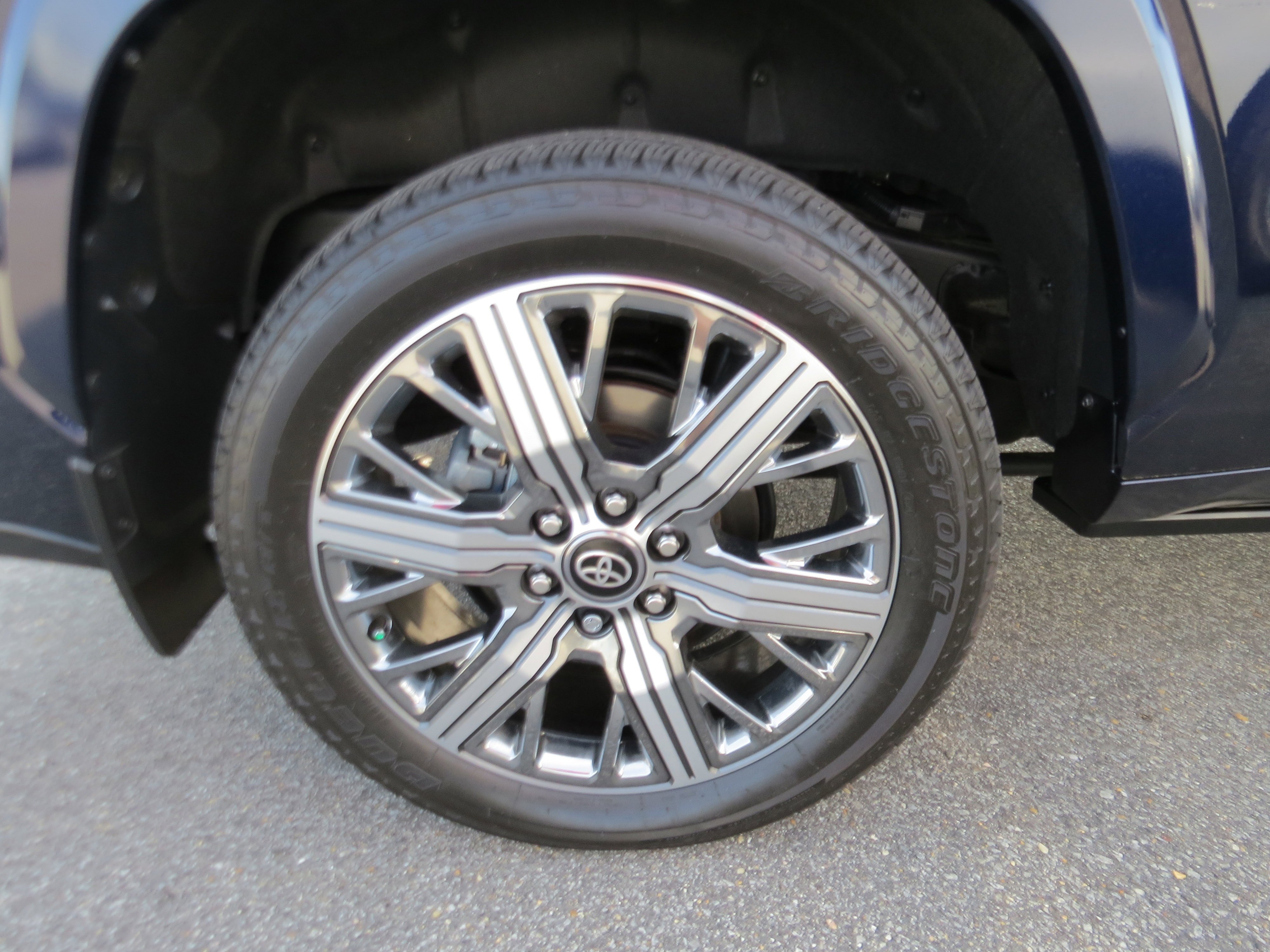 Used 2025  Toyota SR5 image 10