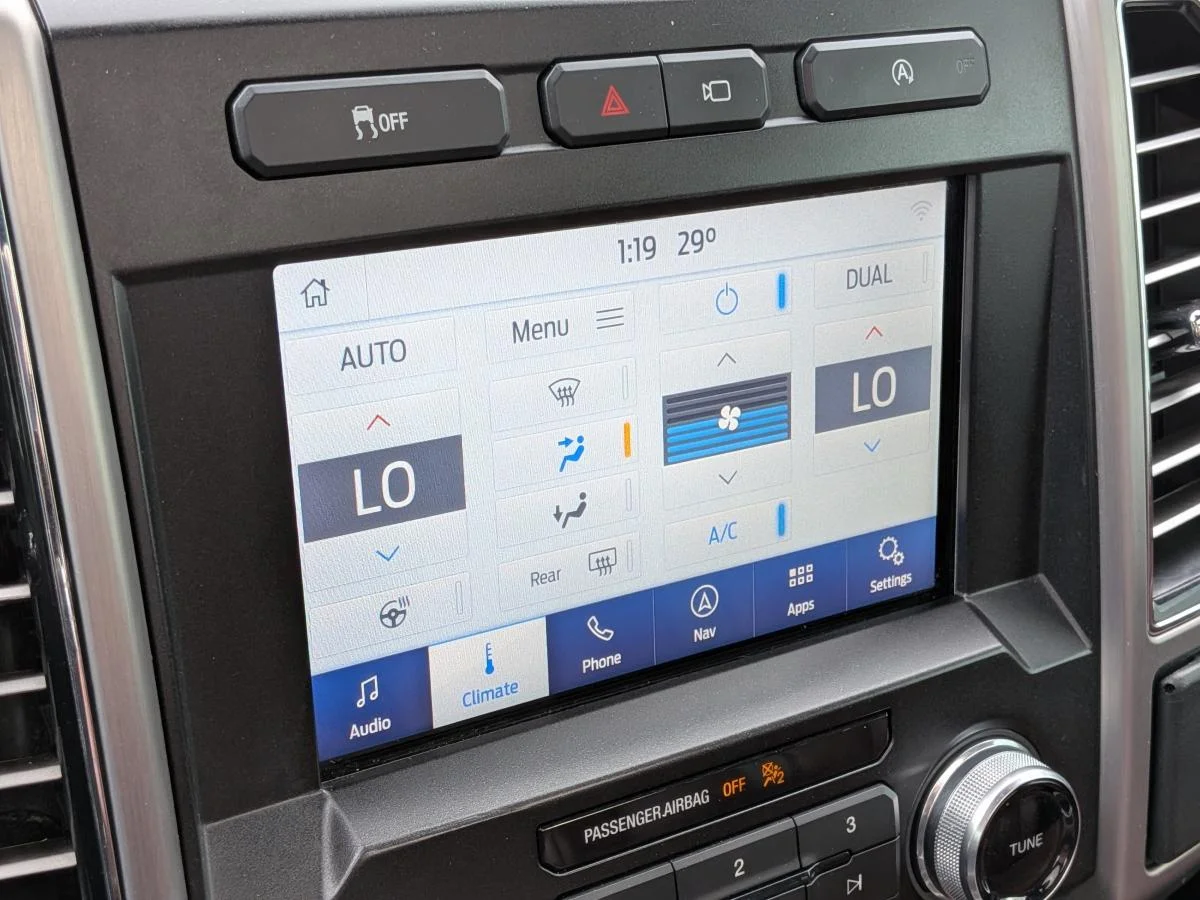 Used 2019 White Ford Platinum image 24