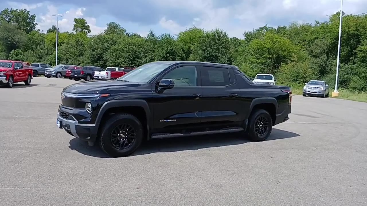 2026 Chevrolet Silverado EV LT - Photo 40