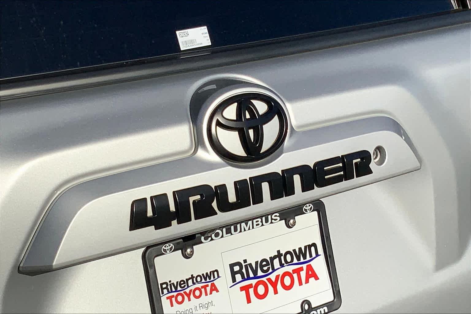 Used 2019 Classic Silver Metallic Toyota SR5 image 32