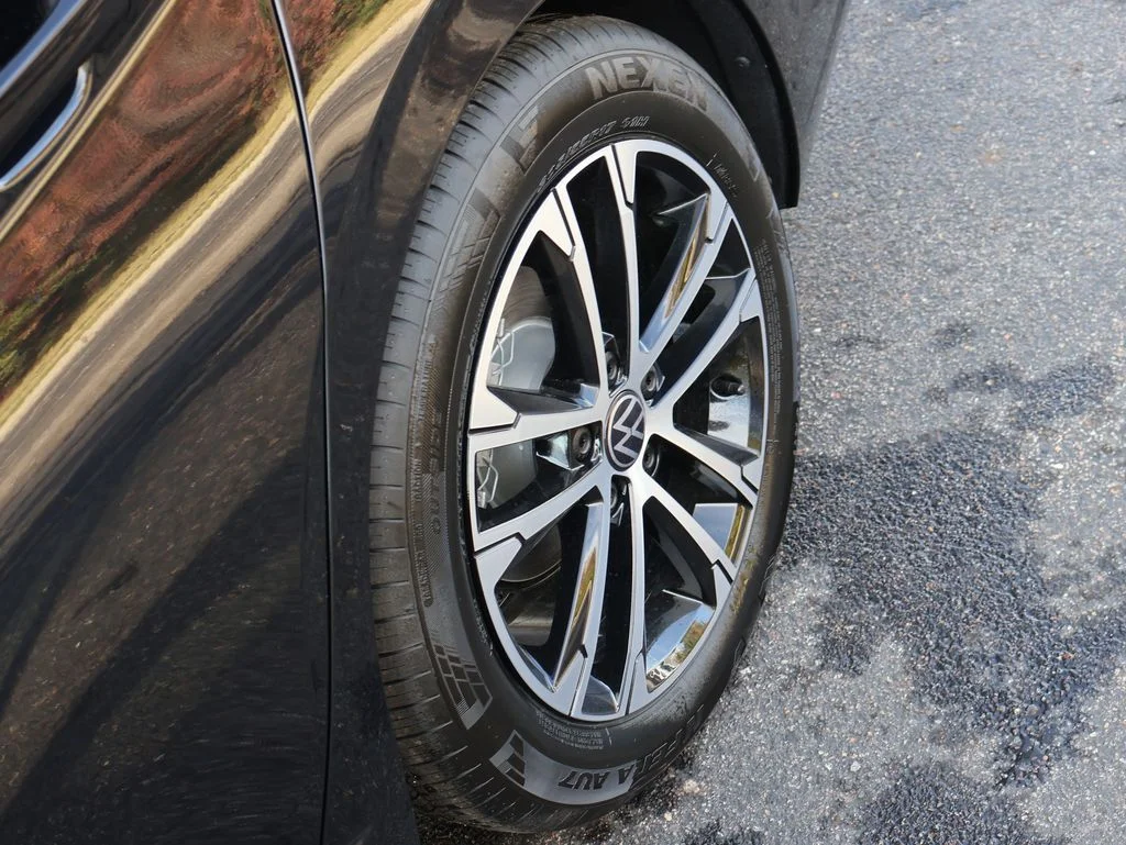 New 2026 Black Volkswagen 1.5T Sport image 33