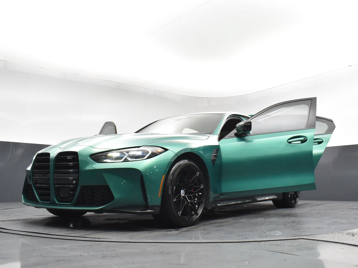 Used 2022 Isle of Man Green Metallic BMW Competition xDrive image 38