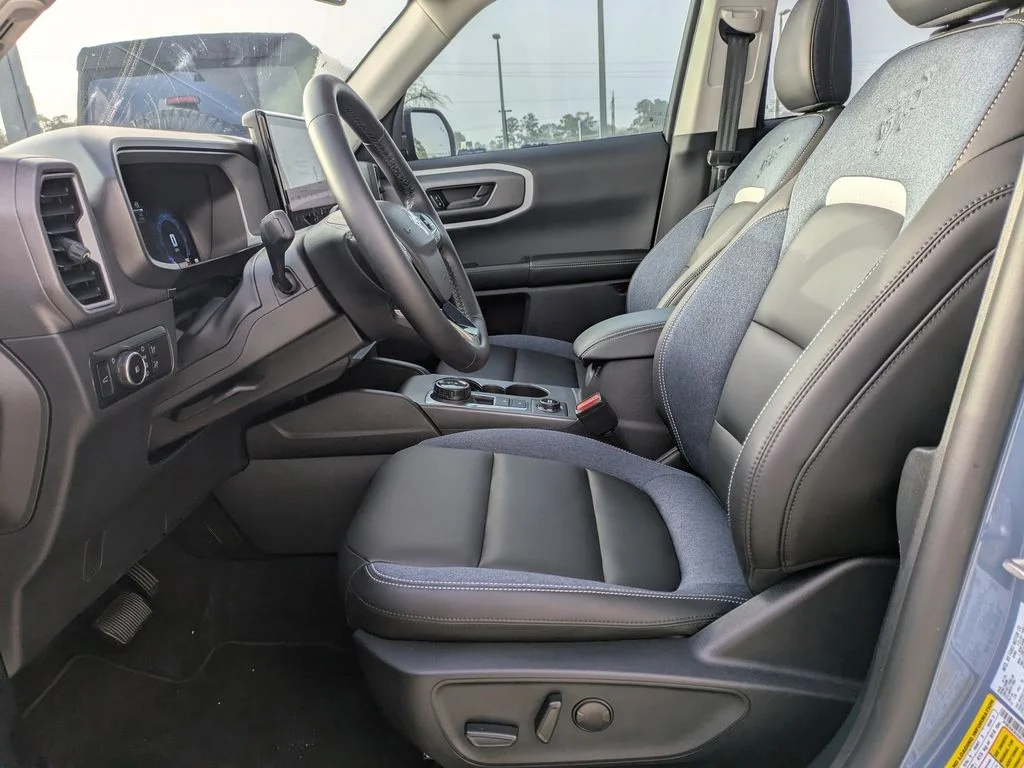 New 2025 Azure Gray Metallic Tri-Coat Ford Outer Banks image 13